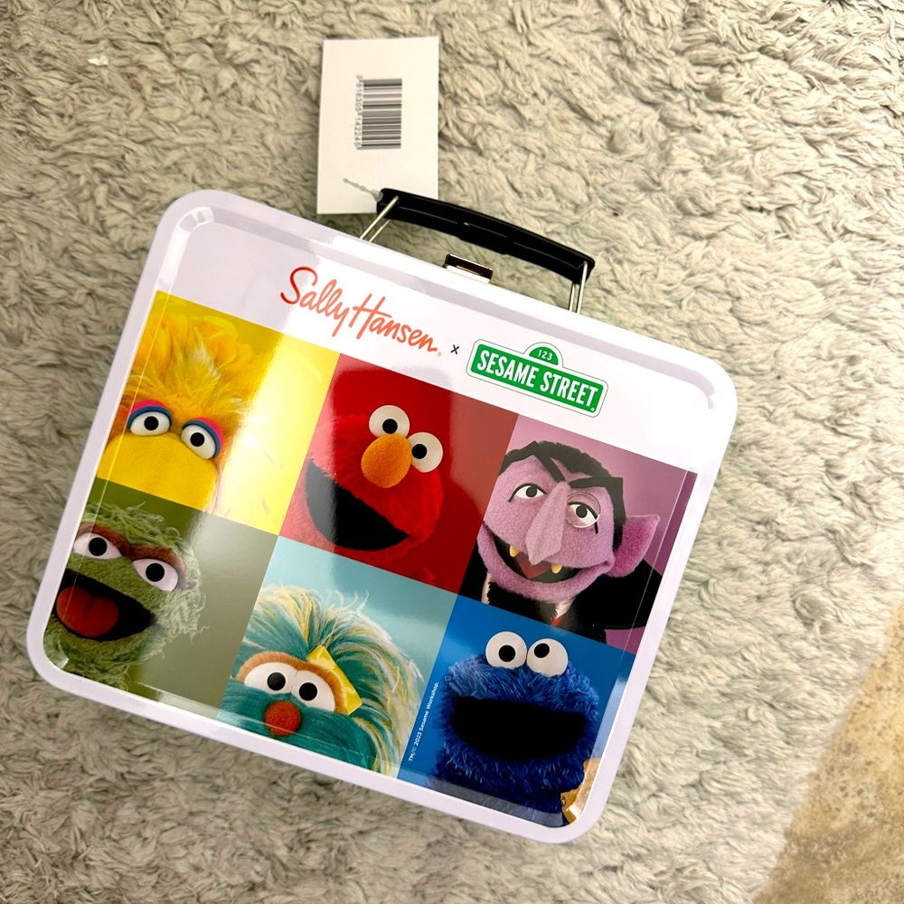 NWT Sesame Street lunch box